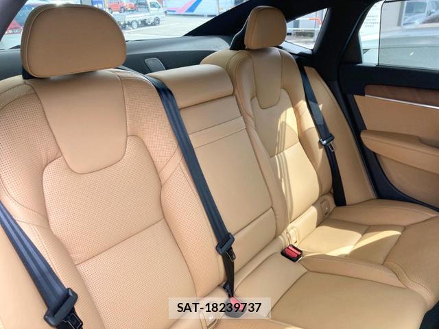 Volvo S90 2017-06 8690339-14