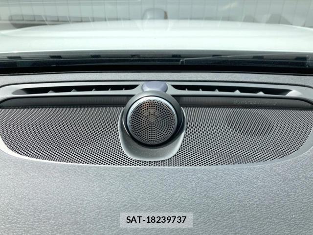Volvo S90 2017-06 8690339-5