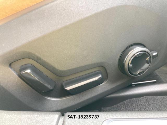 Volvo S90 2017-06 8690339-9