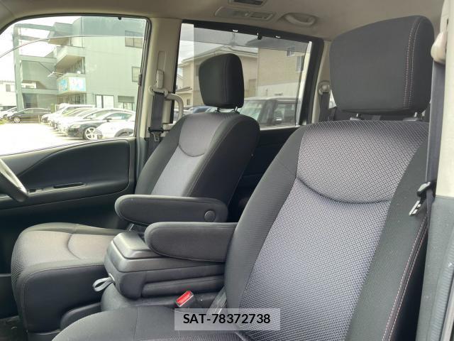 Nissan SERENA 2013-06 8690418-3