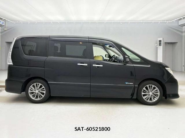 Nissan SERENA 2015-08 8691311-11