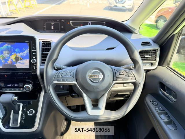 Nissan SERENA 2017-06 8691593-11