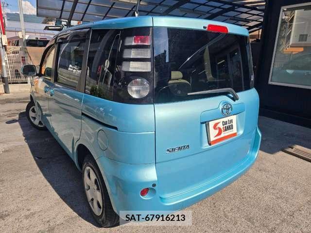 Toyota SIENTA 2008-02 8690677-2