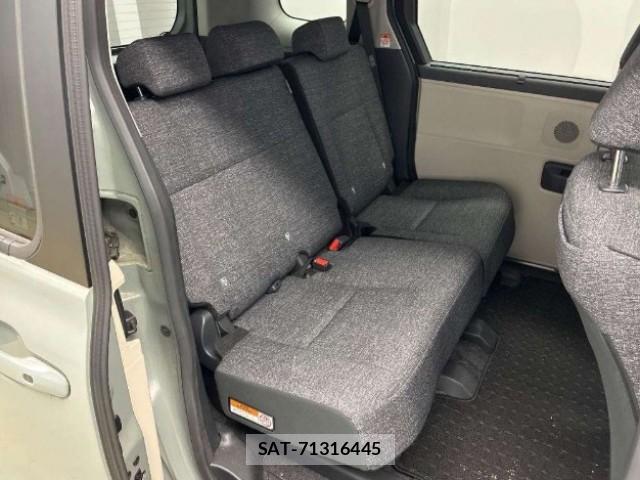 Toyota SIENTA 2023-11 8690758-3