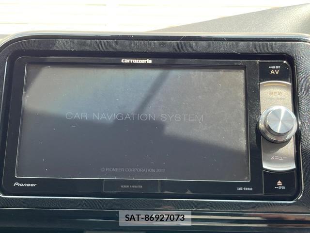 Toyota SIENTA 2017-08 8690775-3