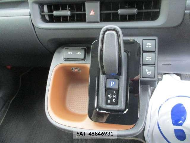 Toyota SIENTA 2022-12 8691008-11
