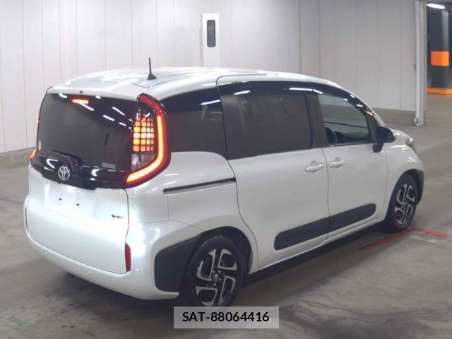 Toyota SIENTA 2024-06 8691427-1