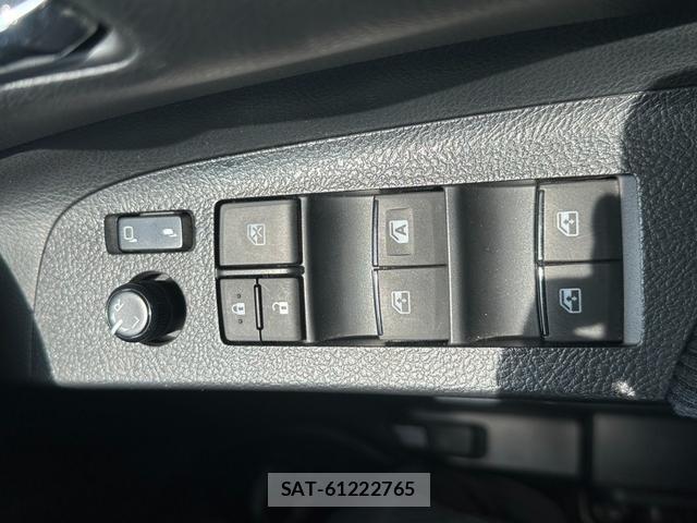 Toyota SIENTA 2017-08 8691608-14