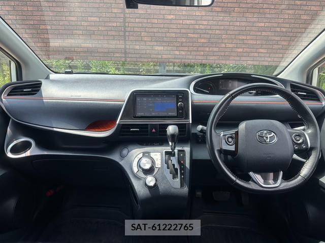 Toyota SIENTA 2017-08 8691608-3
