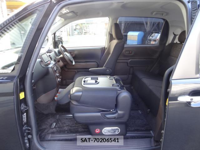 Toyota SPADE 2014-05 8691149-15