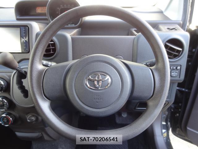 Toyota SPADE 2014-05 8691149-16