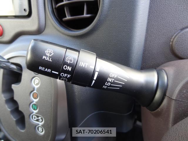 Toyota SPADE 2014-05 8691149-17
