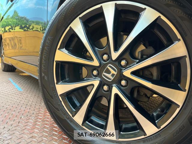Honda e 2013-01 8690818-12