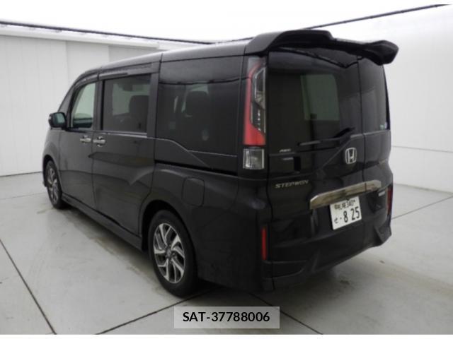 Honda e 2016-03 8691348-1