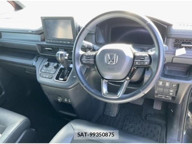 Honda e 2023-08 8691399-2
