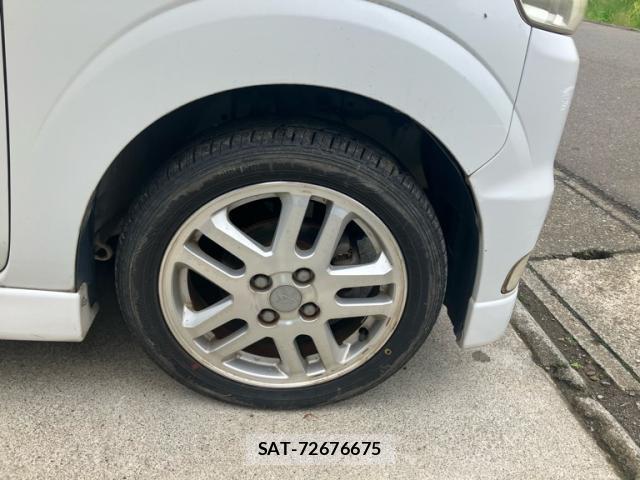 Daihatsu TANTO 2006-11 8690795-9