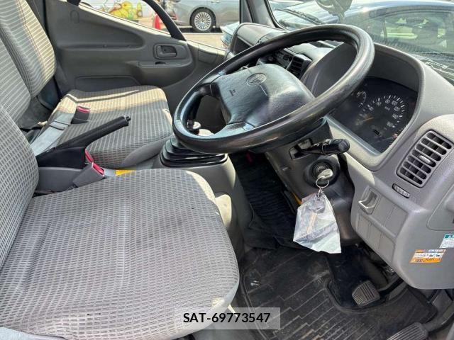 Toyota TOYOACE 2015-08 8691194-2