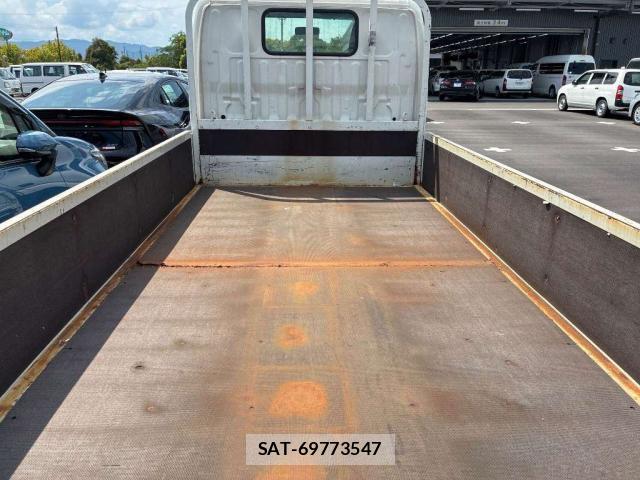 Toyota TOYOACE 2015-08 8691194-7