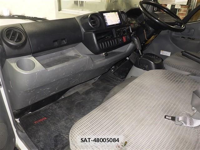 Toyota TOYOACE 2018-04 8691195-3