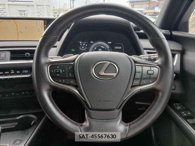 Lexus UX 2022-11 8691704-15