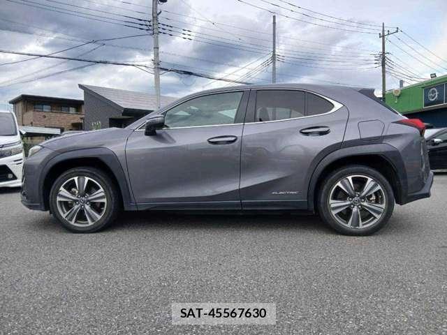 Lexus UX 2022-11 8691704-3