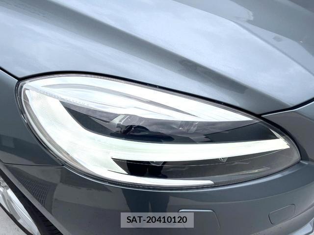 Volvo V40 2019-02 8691001-14