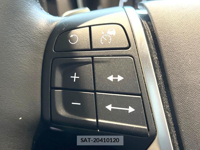 Volvo V40 2019-02 8691001-6
