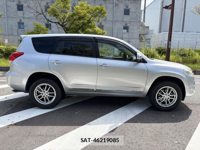 Toyota VANGUARD 2013-09 8690453-3