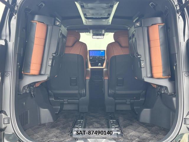 Toyota VELLFIRE 2025-11 8690682-11