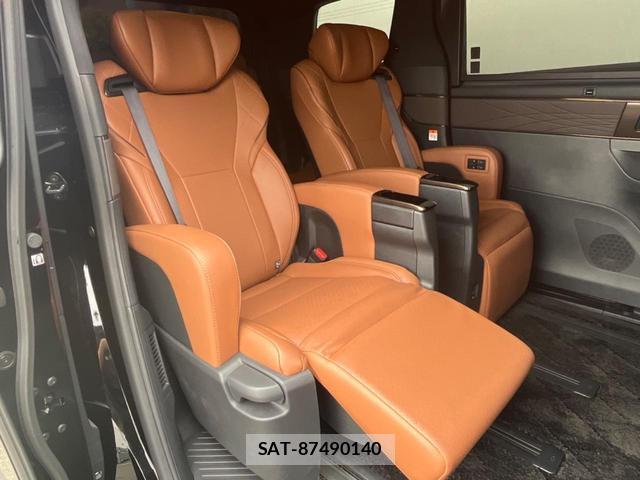 Toyota VELLFIRE 2025-11 8690682-9