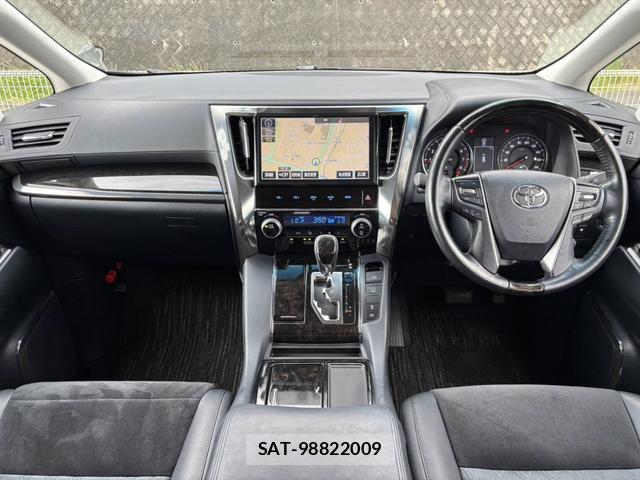 Toyota VELLFIRE 2017-06 8691587-1