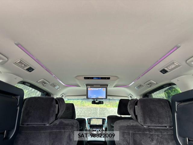 Toyota VELLFIRE 2017-06 8691587-15