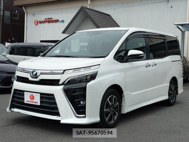 Toyota VOXY 2018-06 8690328-0