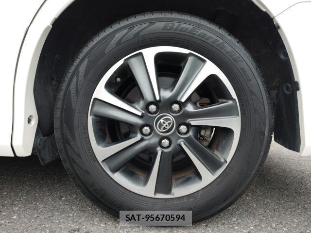 Toyota VOXY 2018-06 8690328-16