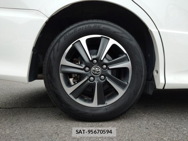 Toyota VOXY 2018-06 8690328-19