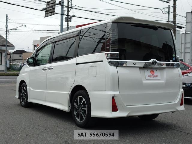 Toyota VOXY 2018-06 8690328-3