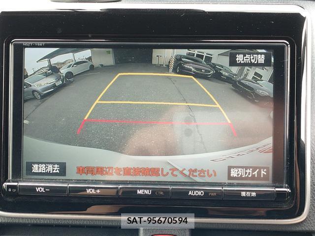 Toyota VOXY 2018-06 8690328-4