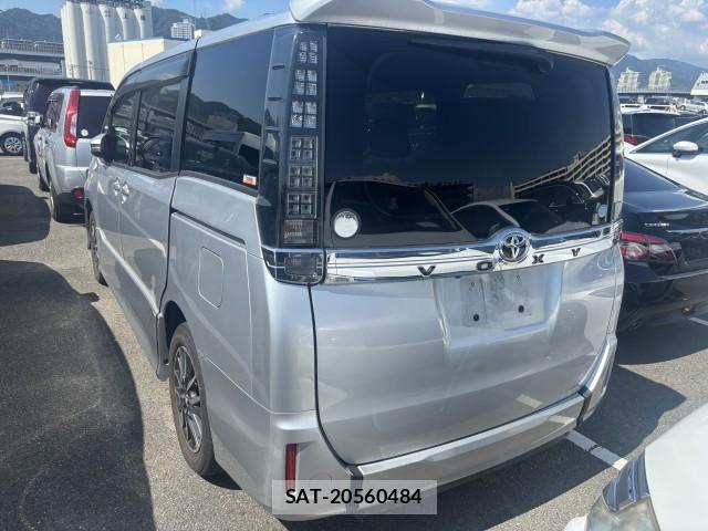 Toyota VOXY 2014-06 8690608-3