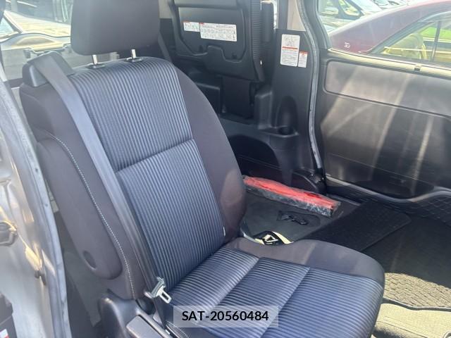 Toyota VOXY 2014-06 8690608-5
