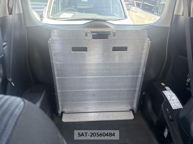 Toyota VOXY 2014-06 8690608-7