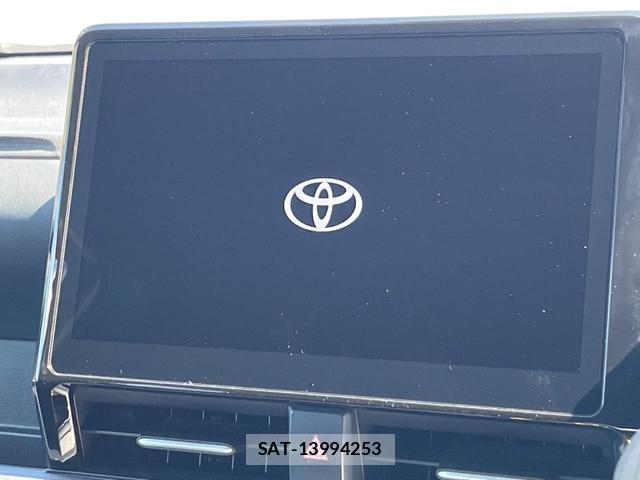 Toyota VOXY 2023-07 8690685-2