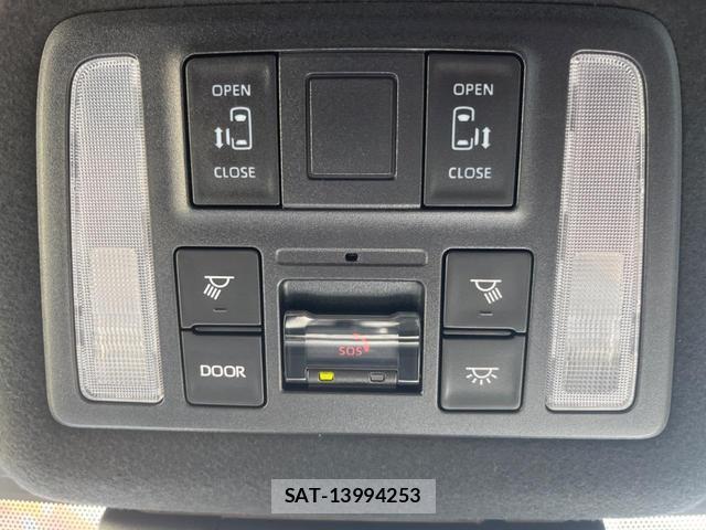 Toyota VOXY 2023-07 8690685-7
