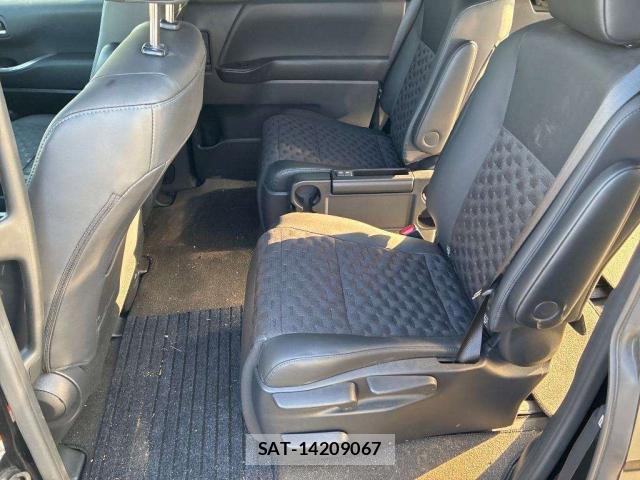 Toyota VOXY 2024-07 8690720-10