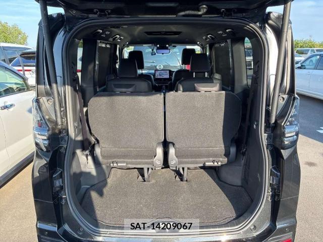 Toyota VOXY 2024-07 8690720-12