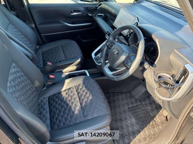 Toyota VOXY 2024-07 8690720-6