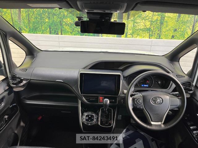 Toyota VOXY 2019-02 8690730-1