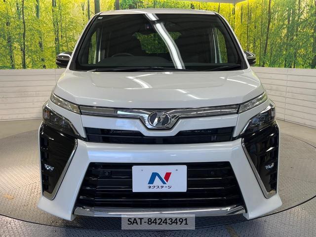 Toyota VOXY 2019-02 8690730-13