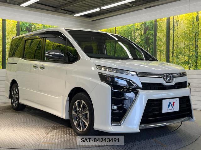 Toyota VOXY 2019-02 8690730-15