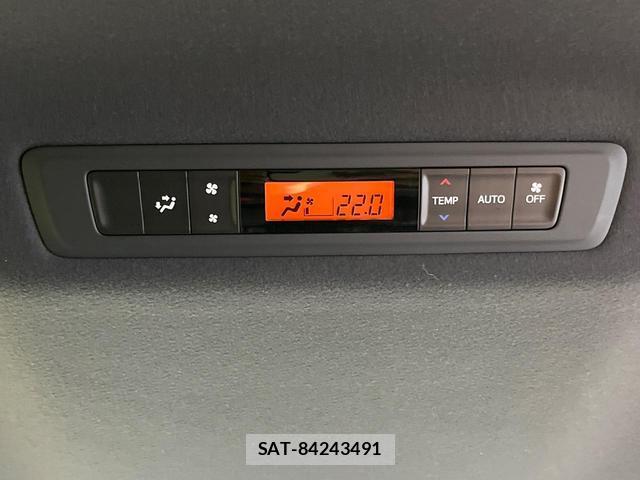 Toyota VOXY 2019-02 8690730-3