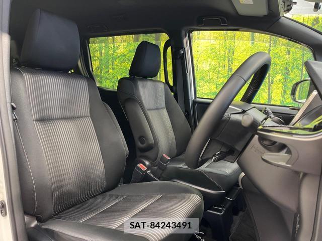 Toyota VOXY 2019-02 8690730-7